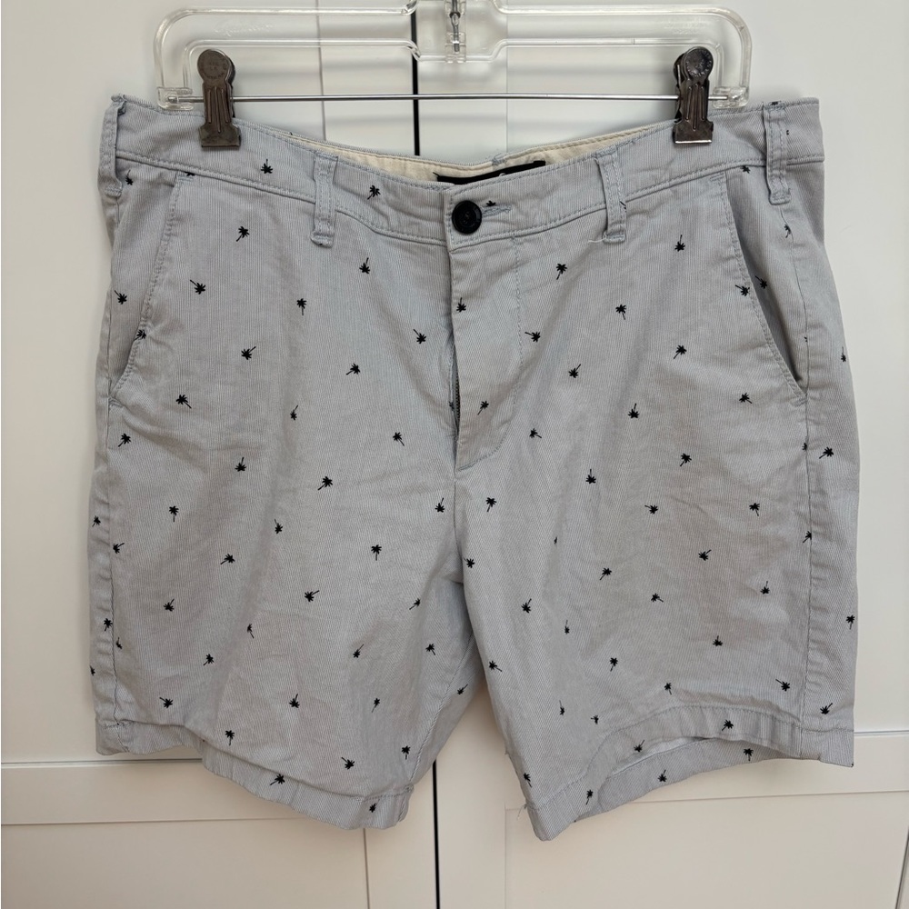 Hollister Beach Prep Short 7" Light Gray Patterned Men's Shorts Size 34
